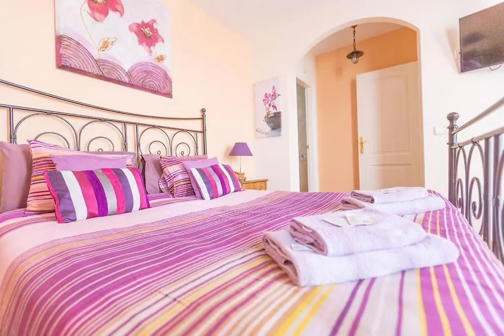 Nice 3 Bedroom Villa In El Duque Costa Adeje  Costa Adeje (Tenerife)