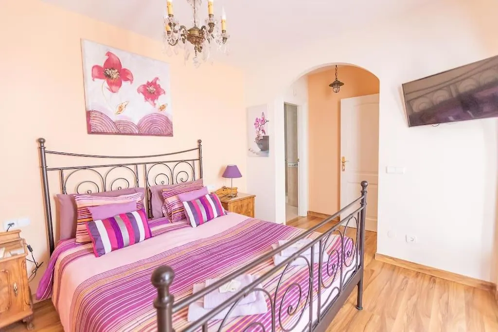 Nice 3 Bedroom Villa In El Duque Costa Adeje